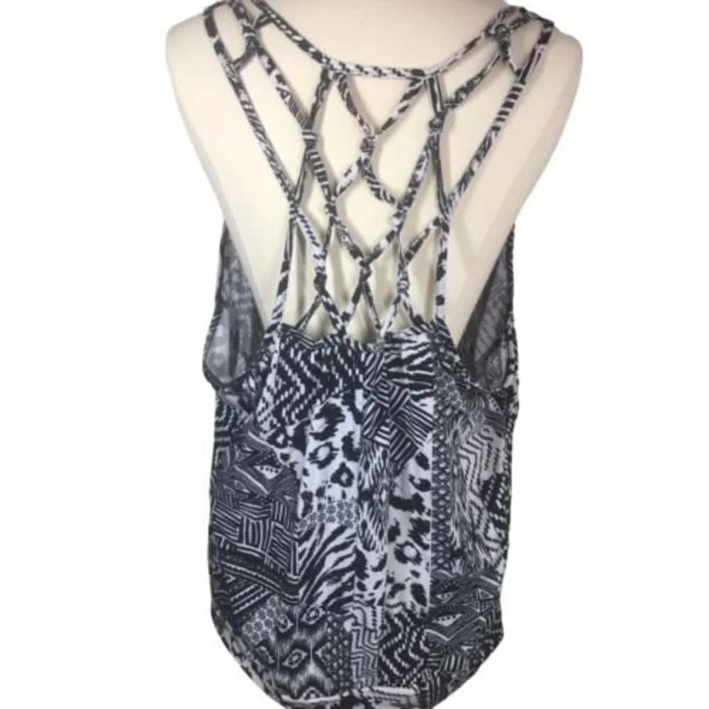 EYESHADOW Women's 3X Black White Print Pullover Tank Top Criss Cross Back - Picture 1 of 9